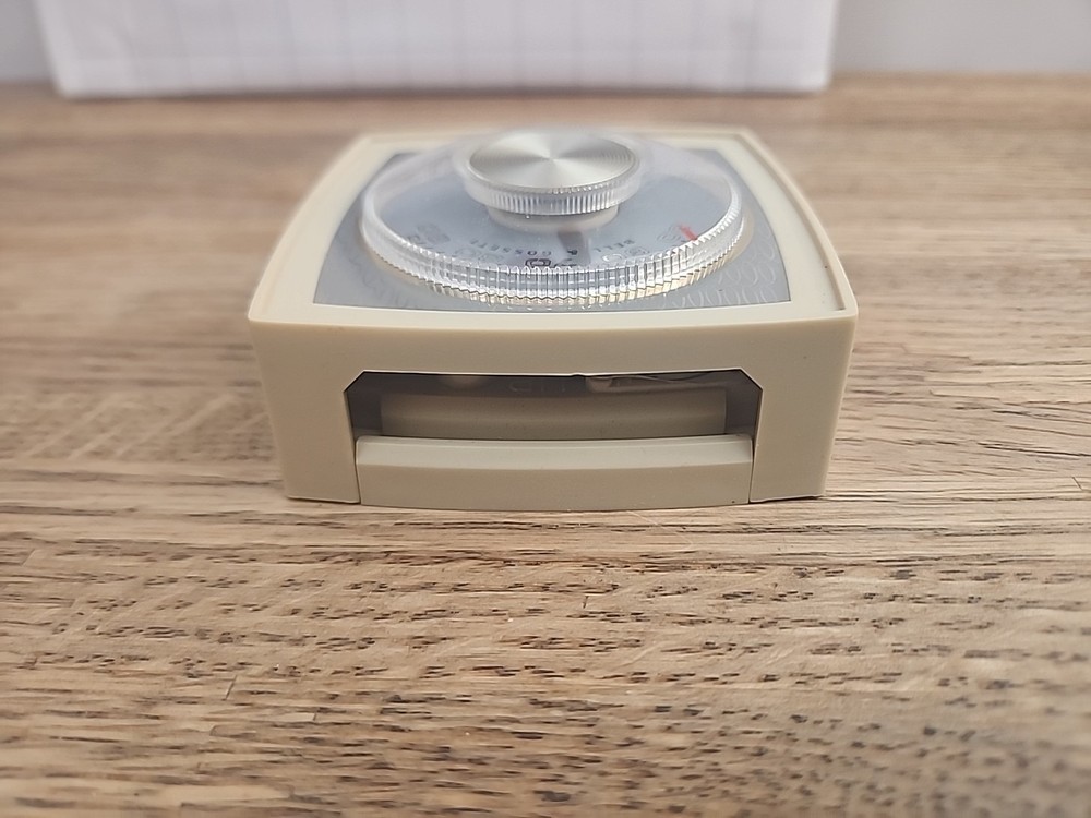 Bell & Gossett ModuMate MT-2 Non-Programable Mechanical Thermostat 24 Volt IVORY