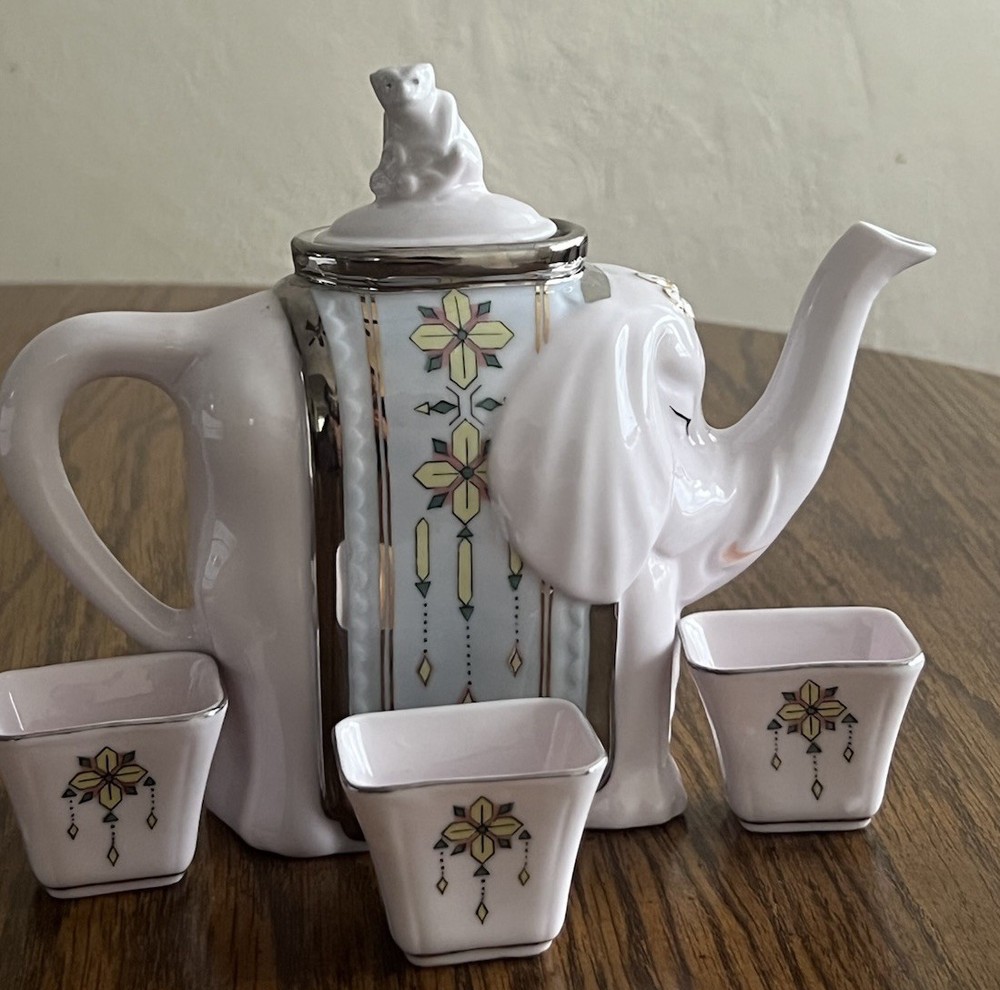 Elephant Pink Porcelain Teapot 3 Cup
