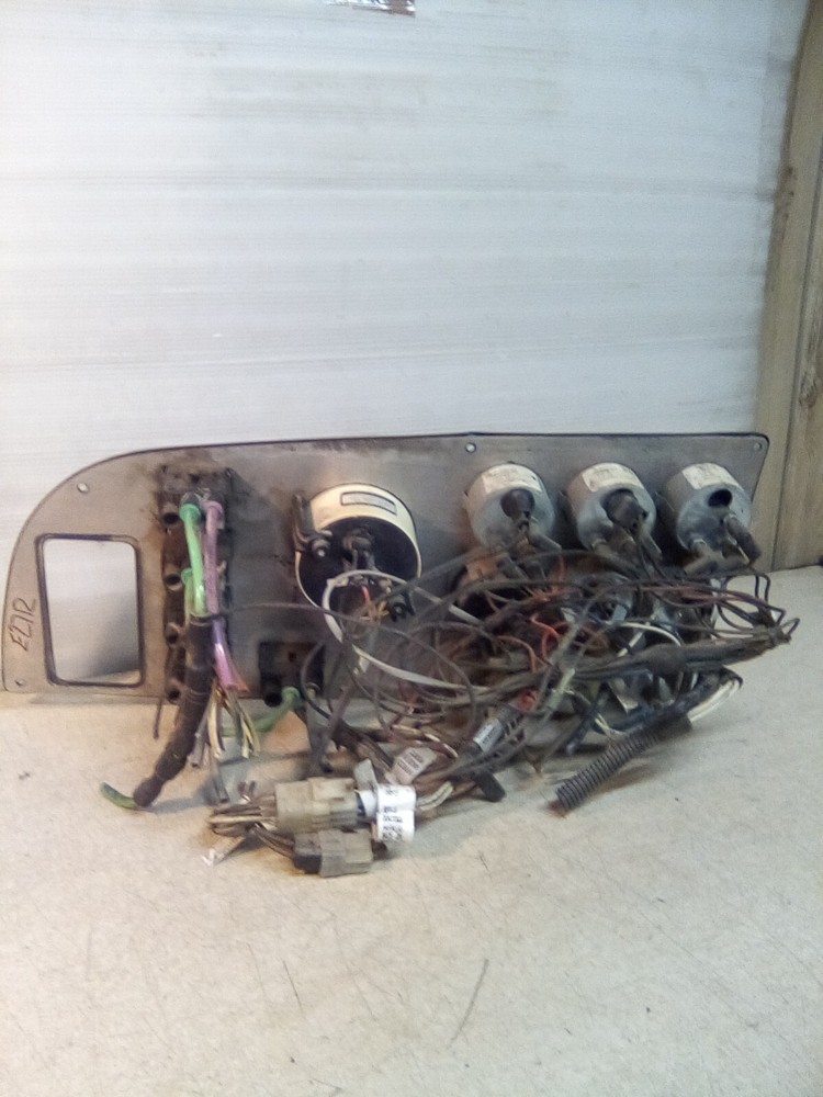 2002 Peterbilt 378 Gauge Cluster Panel