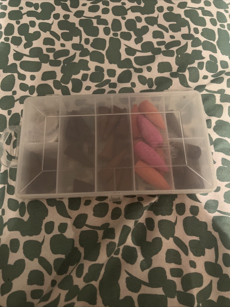 Inscent with tackle box (random) comes with all