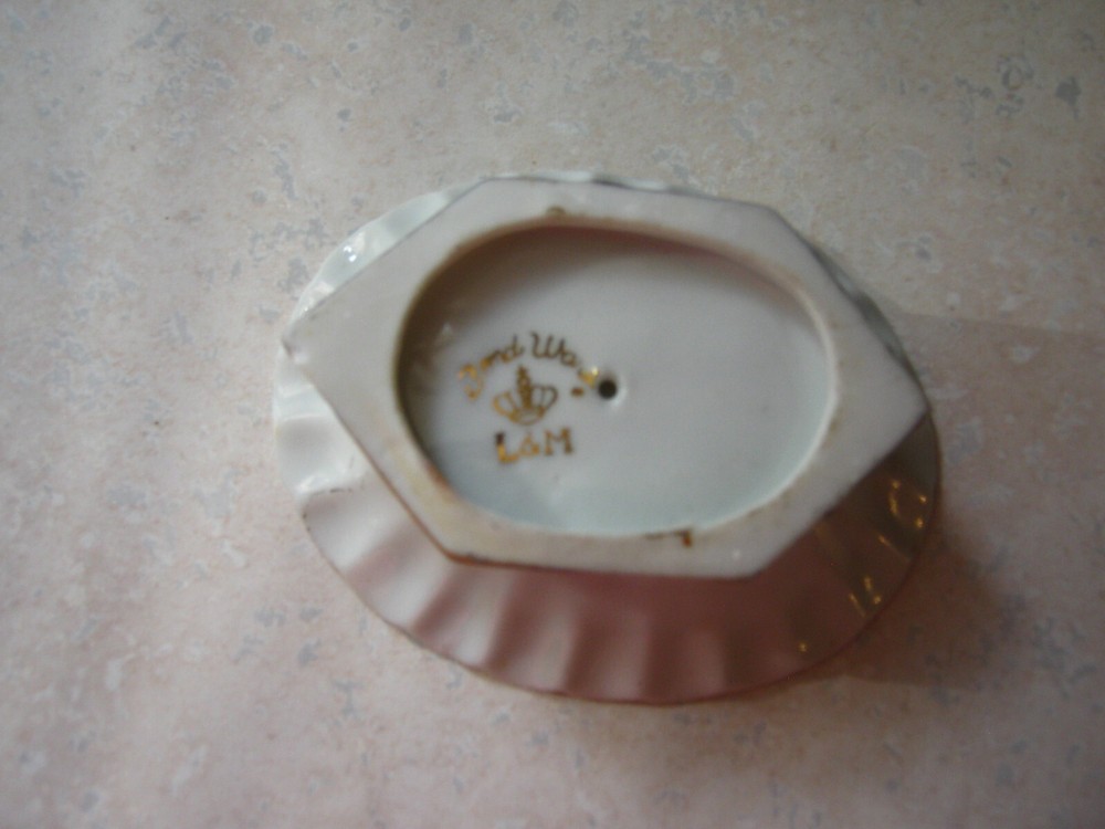 1 Bond Ware L&M Small Dish Shell Shape NO CHIPS Pre-Owned