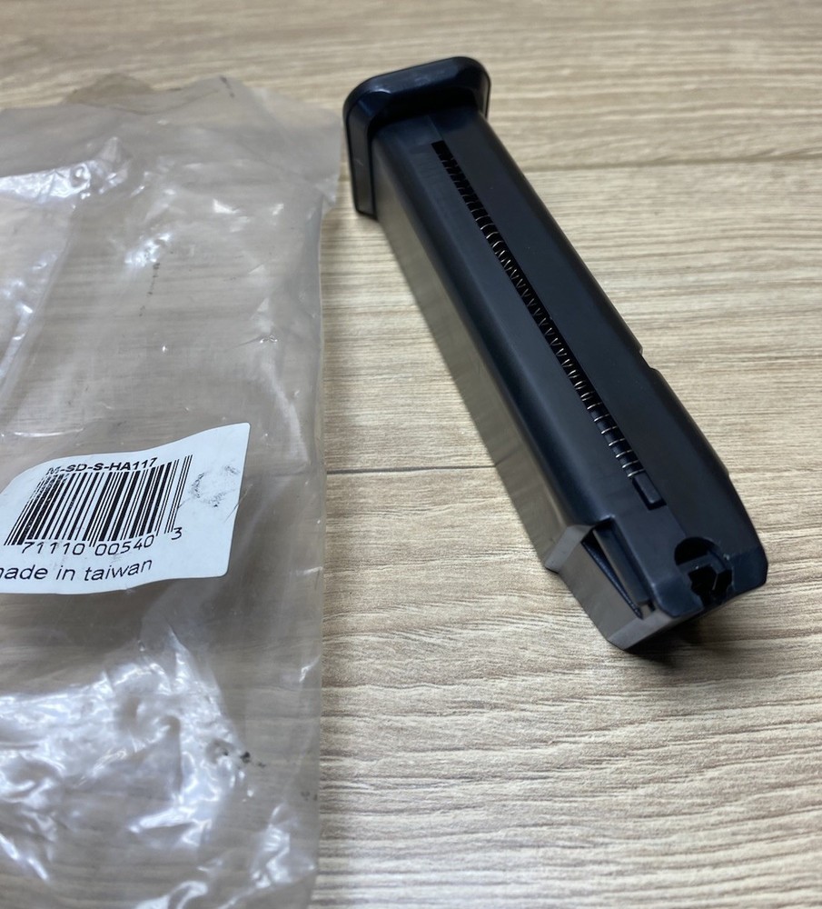 Airsoft GBB Spring Magazine – G17 Style – Black
