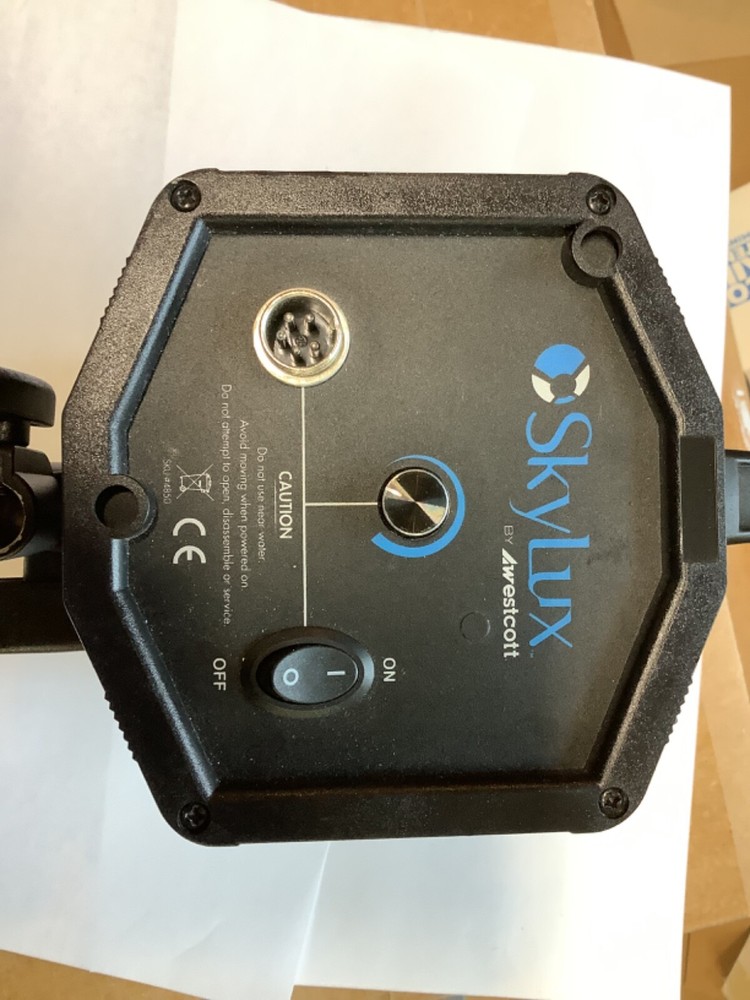 Westcott SkyLux LED Light (5600K, dimmable) Untested
