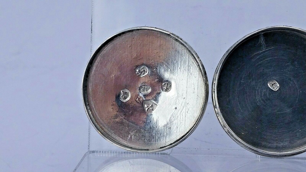 1795 Samuel Pemberton Georgian silver patch box with heraldic shield design