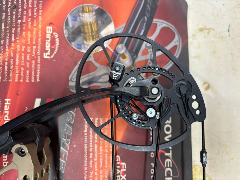 Bowtech Core SR Bow, Sand with black limbs, 60lb., RH