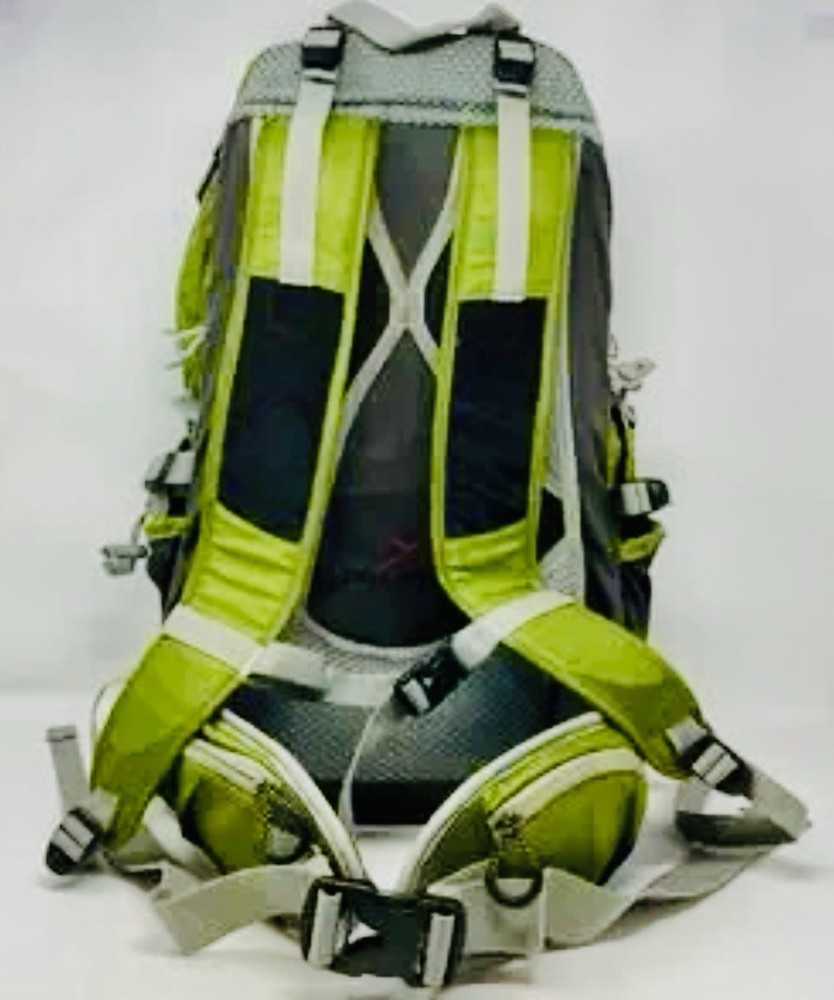 No Limits Backpack Green Hiking Camp Rucksack Hydration Nice Condition!