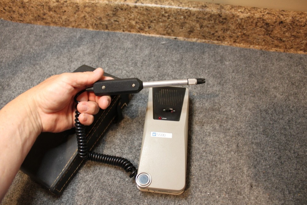 TIF 5500 Halogen Leak Detector With Carrying Case WORKS