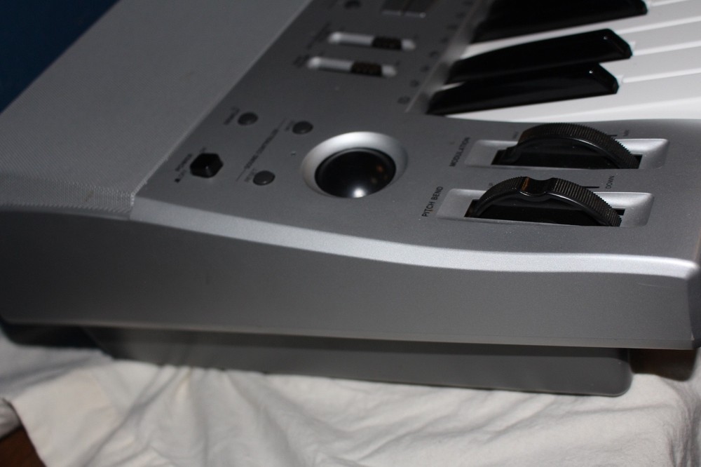 Technics SX KN6500 Digital Keyboard Workstation with extras