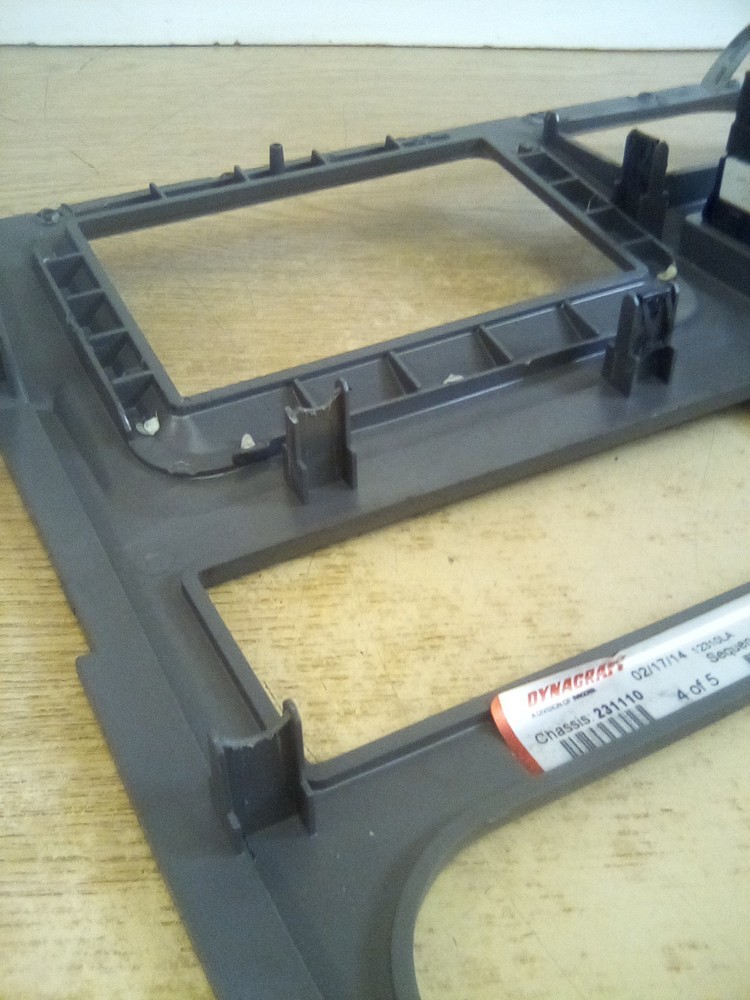 Peterbilt 579 S64-6120 Switch Dash Panel "READ DESCRIPTION"