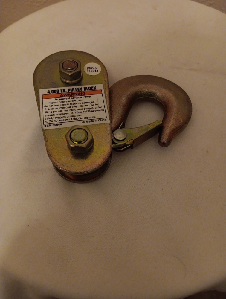 4 000 LB Pulley Block with Hook .