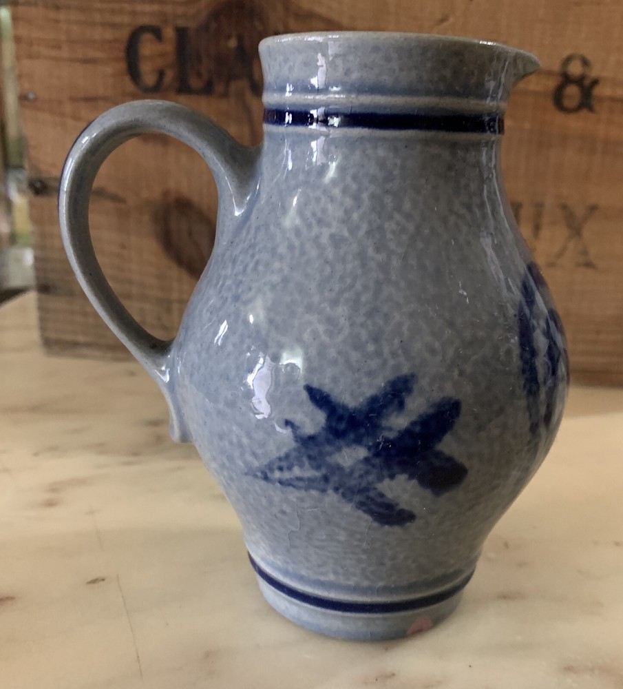 VINTAGE ENAMEL JUG 3061 MR