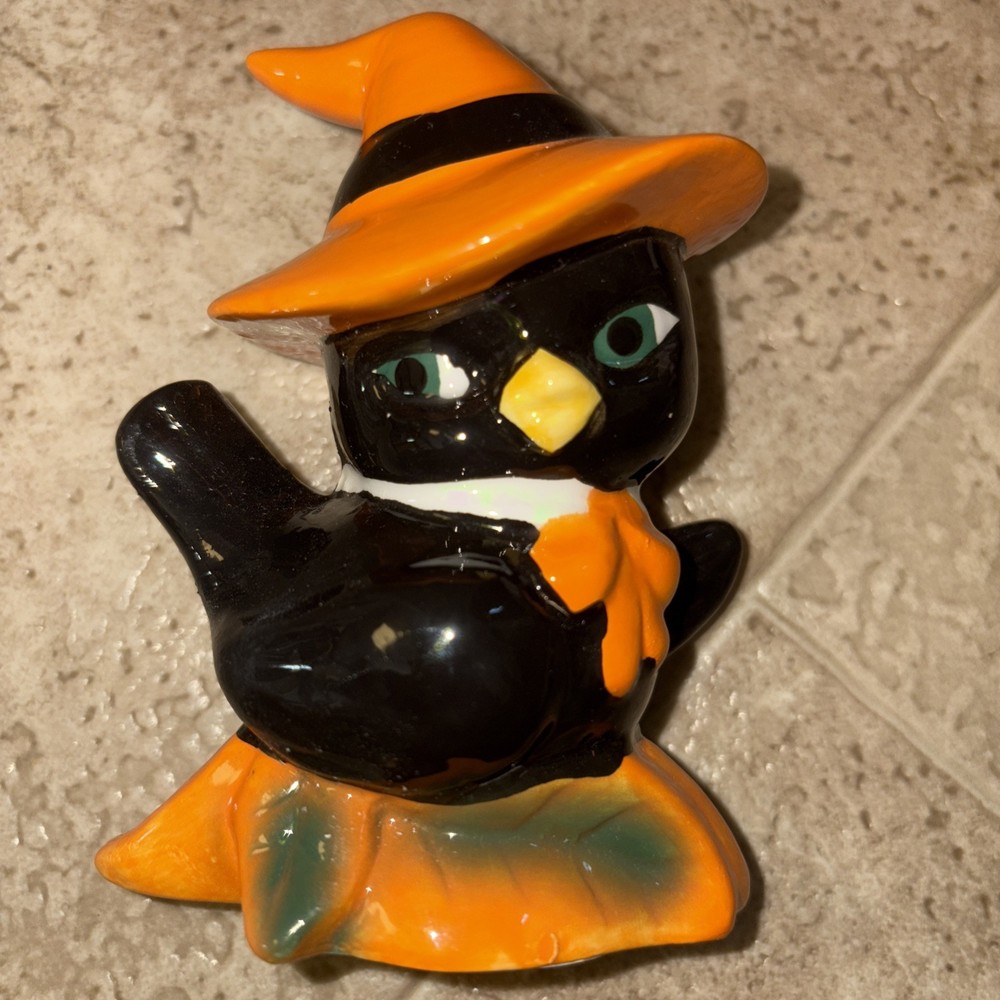 Hyde Eek Halloween Ceramic Bird Witch Hat Figure 4” Tabletop Decor 2022