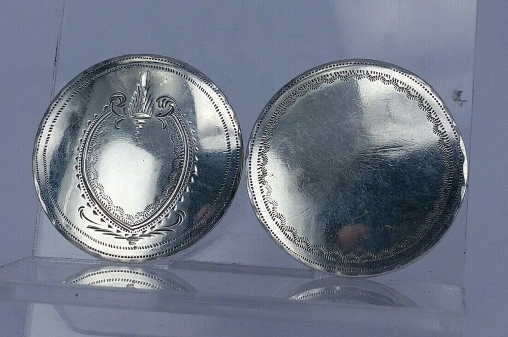 1795 Samuel Pemberton Georgian silver patch box with heraldic shield design