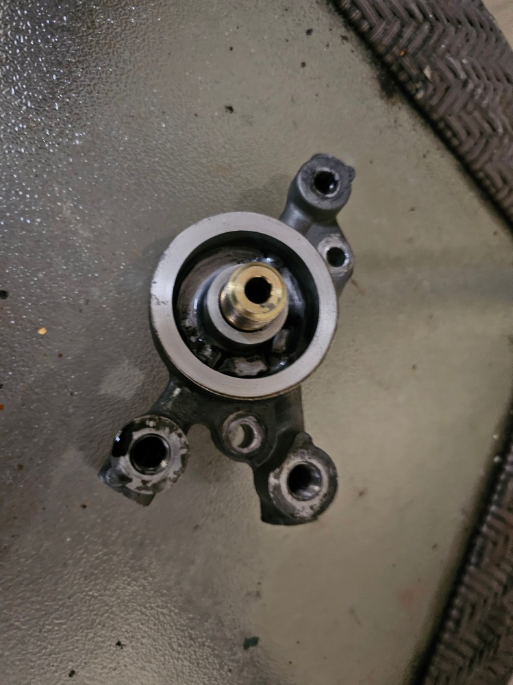 Yanmar 1GM Oil Filter Mount