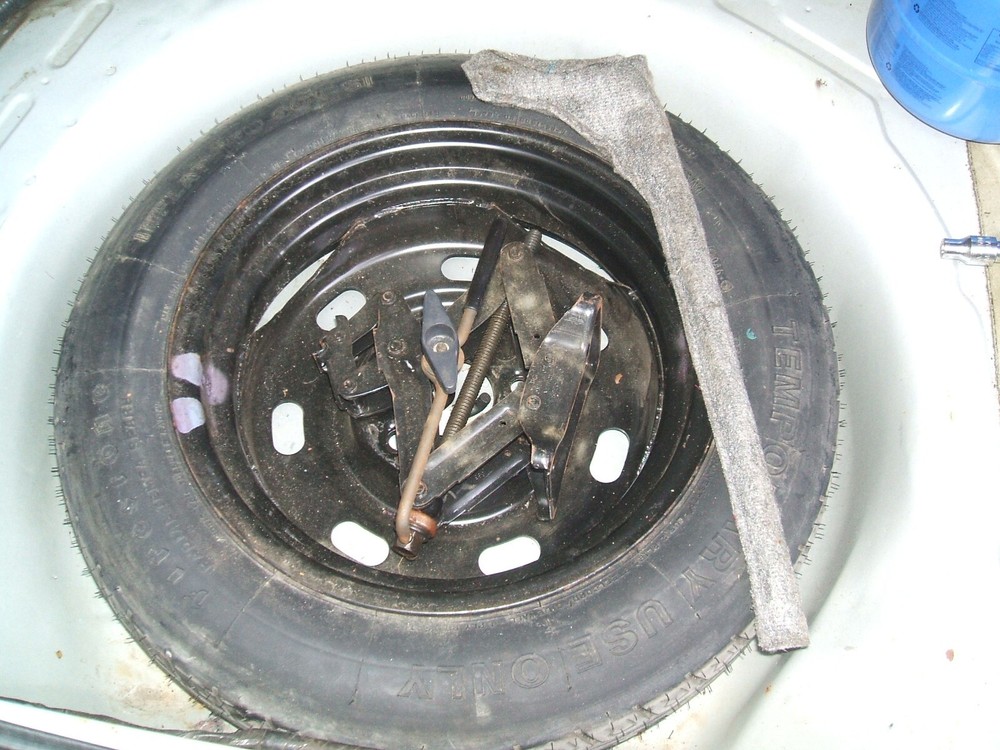 2000 MUSTANG GT CONVERTIBLE ORIGINAL PARTS - JACK & HOOK & NUT