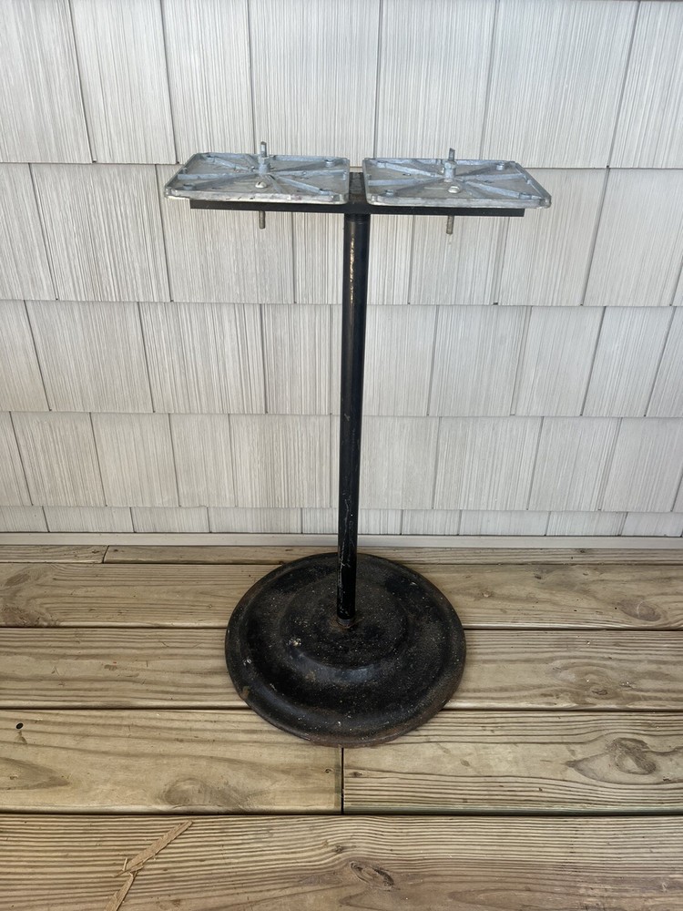 24" TWO HEAD BLACK POLE STAND