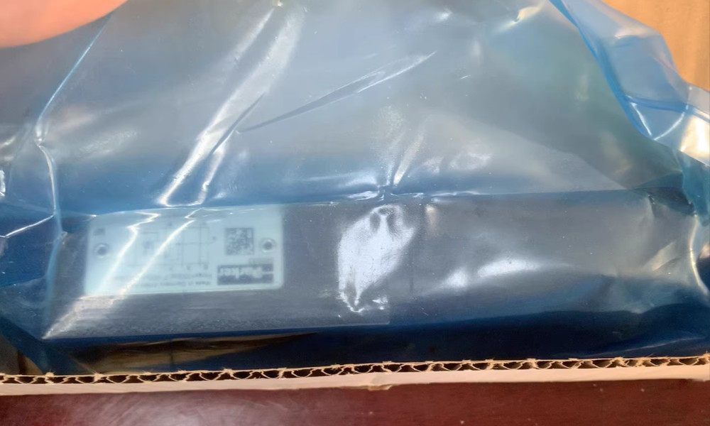 1pcs Parker PRDM2PP06SVG20 Hydraulic Valve