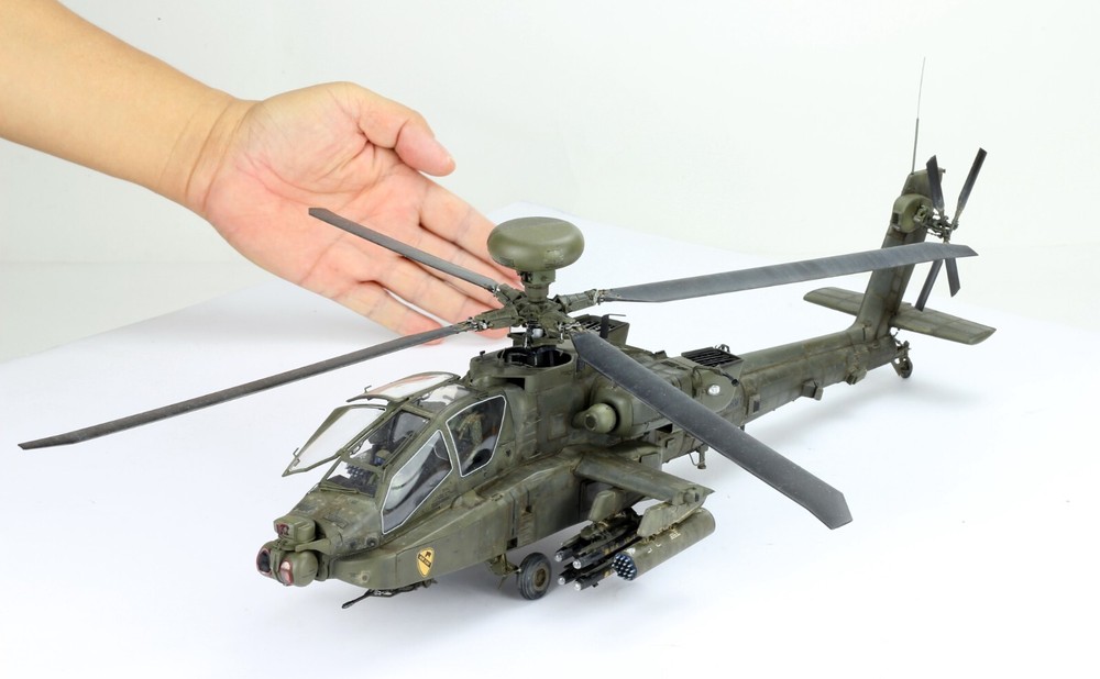 ProBuilt 1:35 AH-64D Apache Longbow Helicopter /w 2 Pilots (PreOrder)