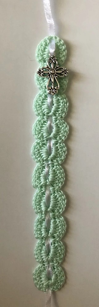Scallop bookmark