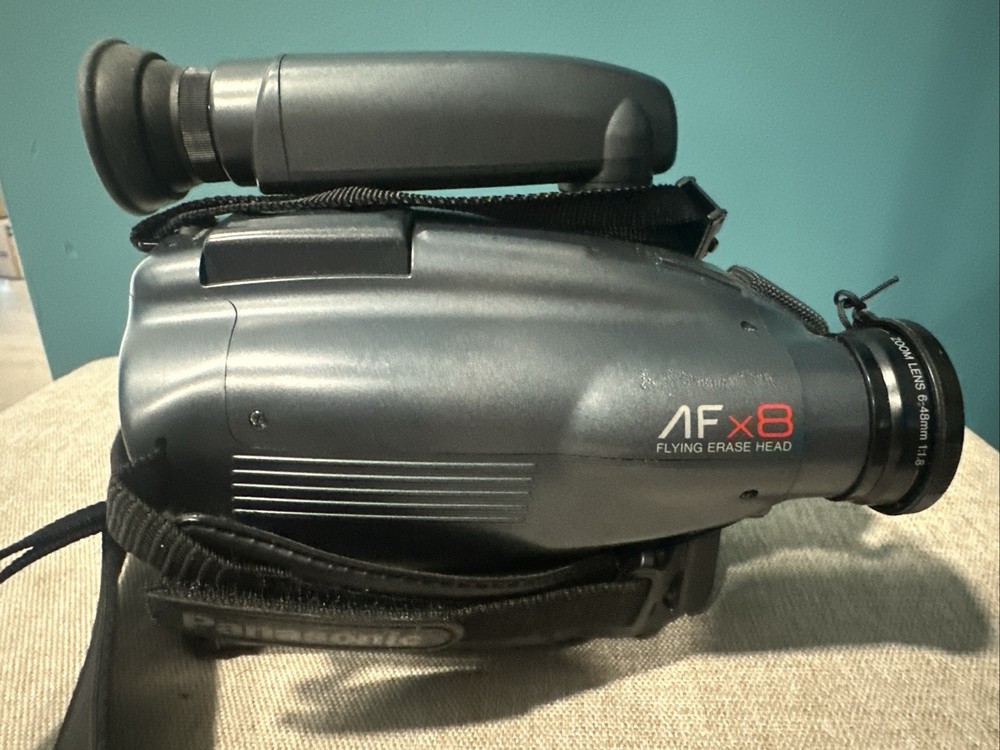 Panasonic PV-19D Palmcorder with Case Untested No battery