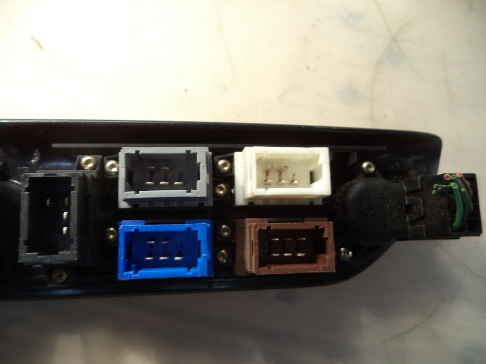 Renault Laguna 2 Electric Window Regulator Switch Front Left 7701686 7407