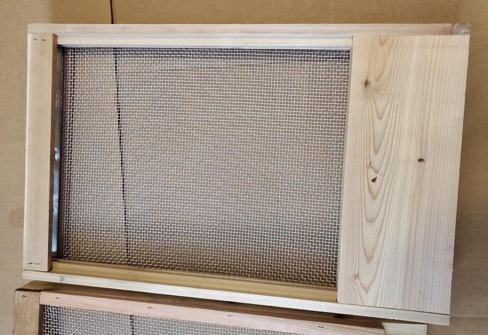 1 Cedar Bee Hive Screened Bottom Board and 1 Inner cover--Langstroth 8 Frame