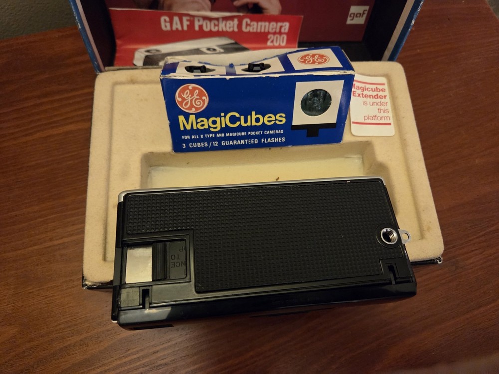 GAF Pocket Camera 200 Vintage In Box