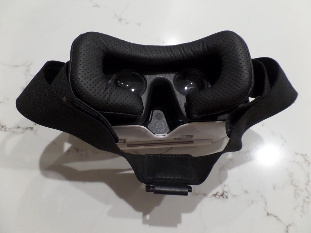 Sharper Image Platinum Virtual Reality 34496A8168