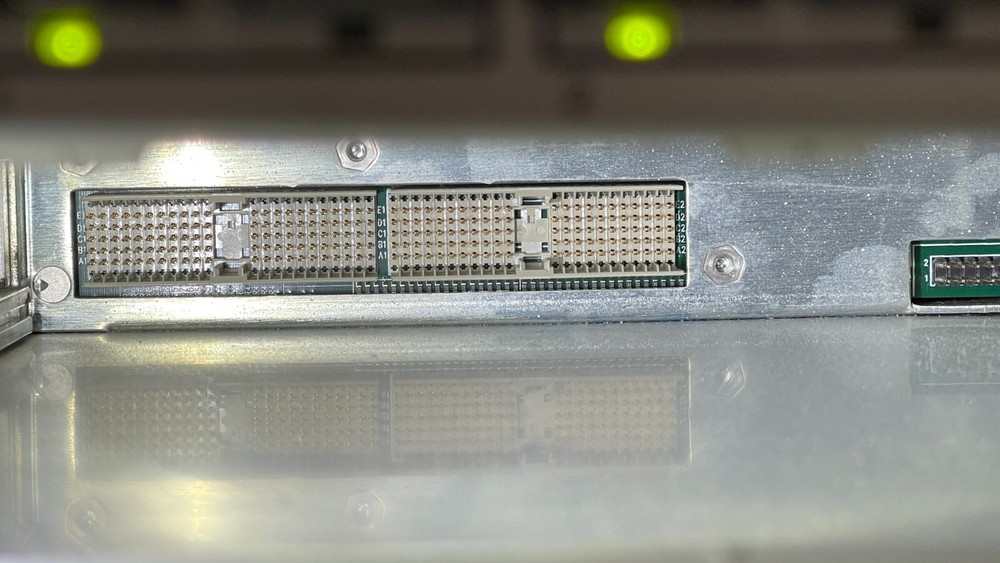 Spirent SMB-600B Performance Analysis System With LAN-3320A Module