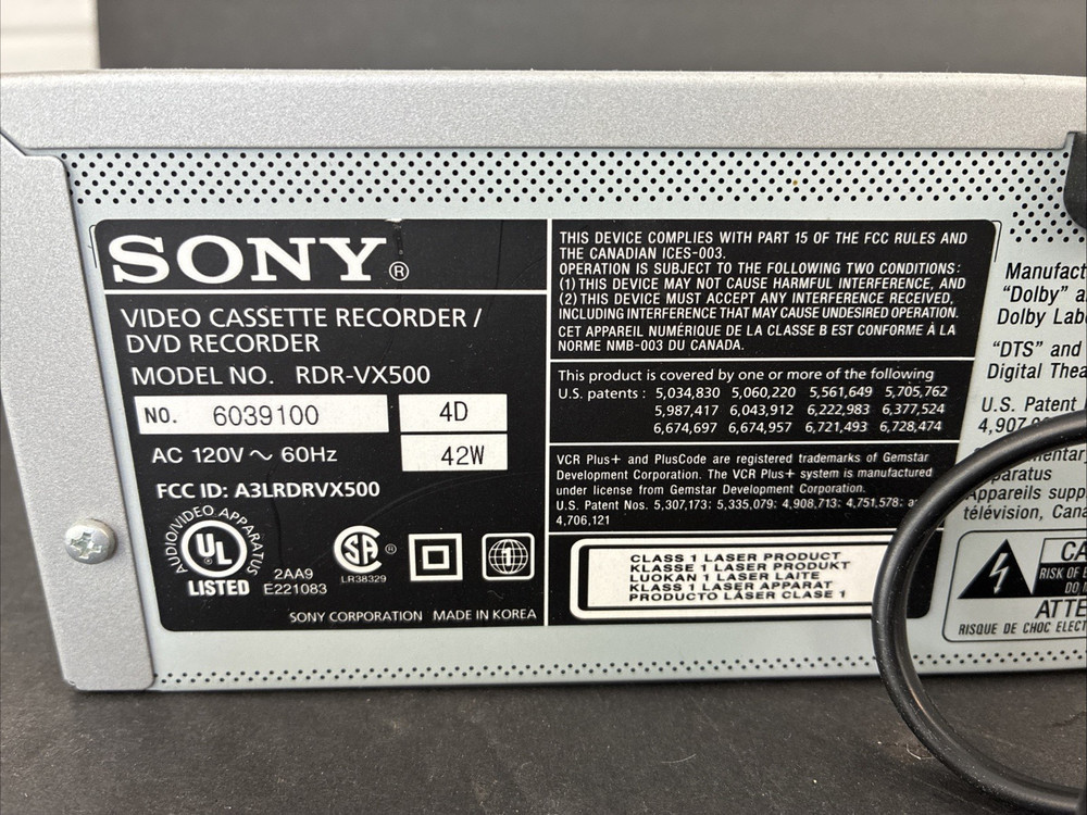 Sony RDR-VX500 DVD Player Recorder VCR Video Cassette Powers on