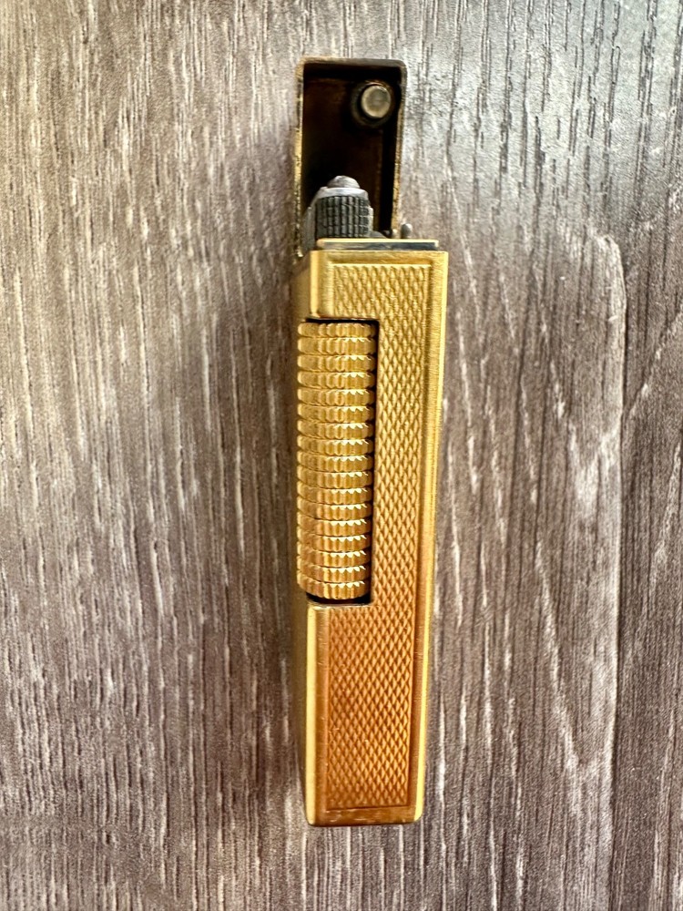 Vintage Dunhill lighter in original box Untested
