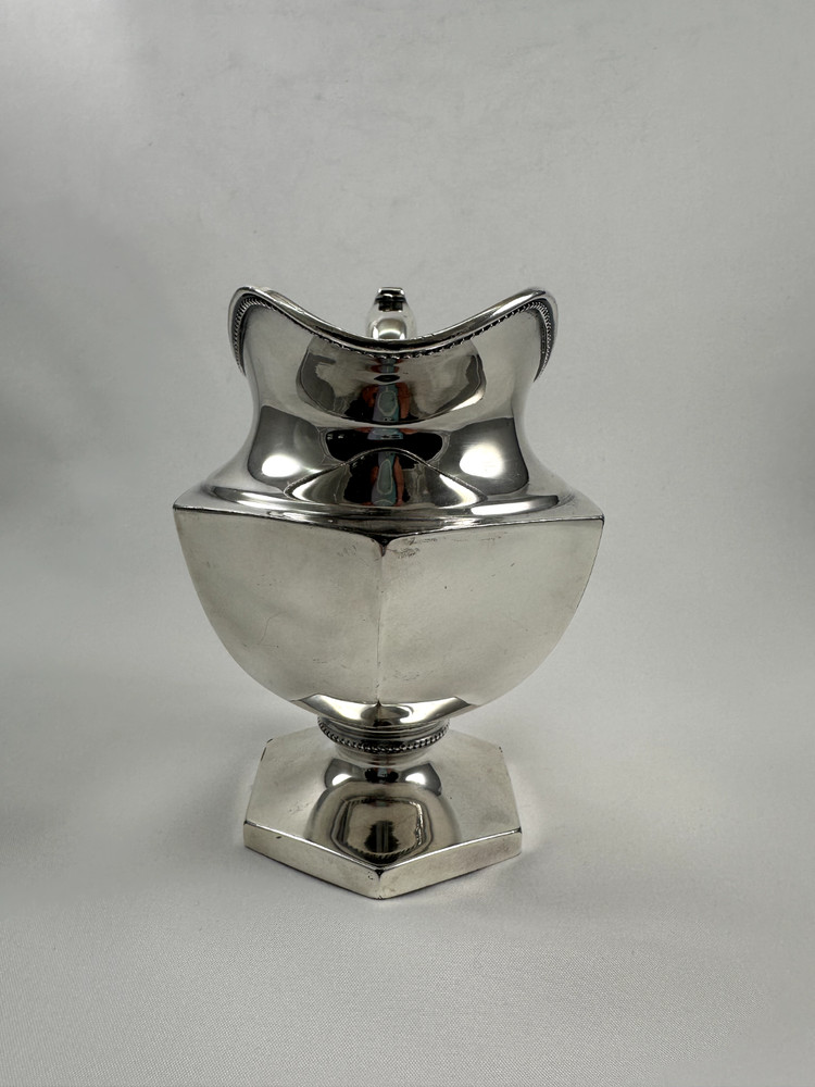 Vintage Meriden Silverplate Pitcher / Creamer #2099