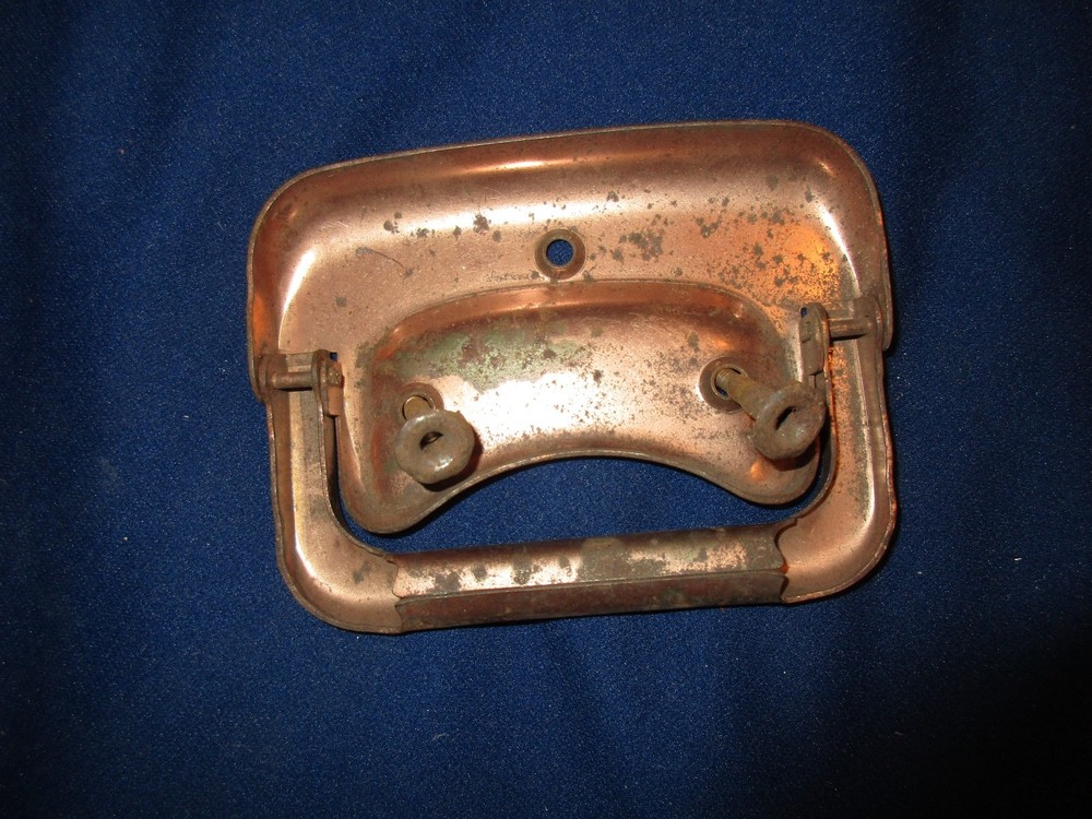IRON TRUNK? HANDLE 4" X 5.25"