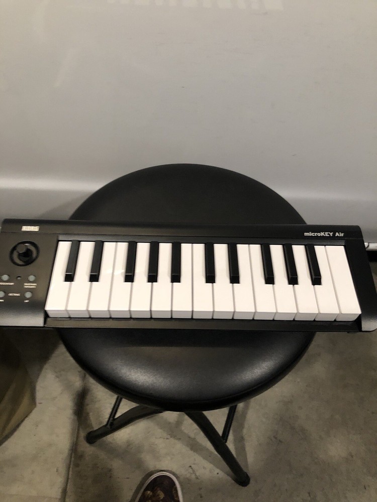 Korg microKEY Air 25 Key USB  Bluetooth Keyboard Controller