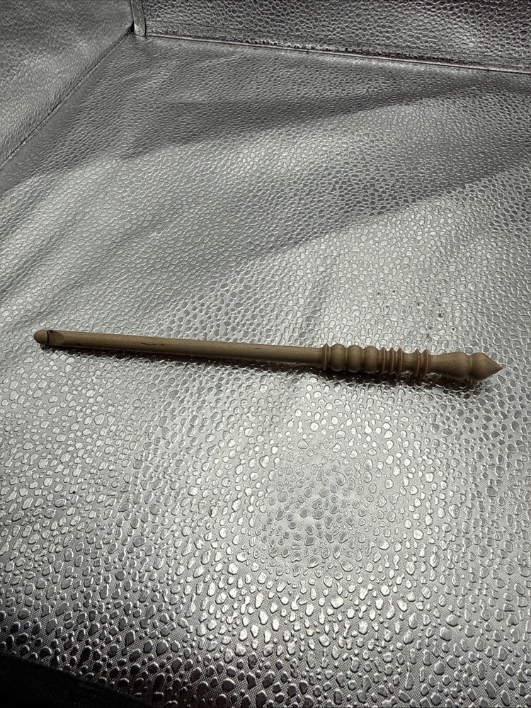 CrochetEase - Ergonomic K/6.5. Hook for Effortless Crocheting