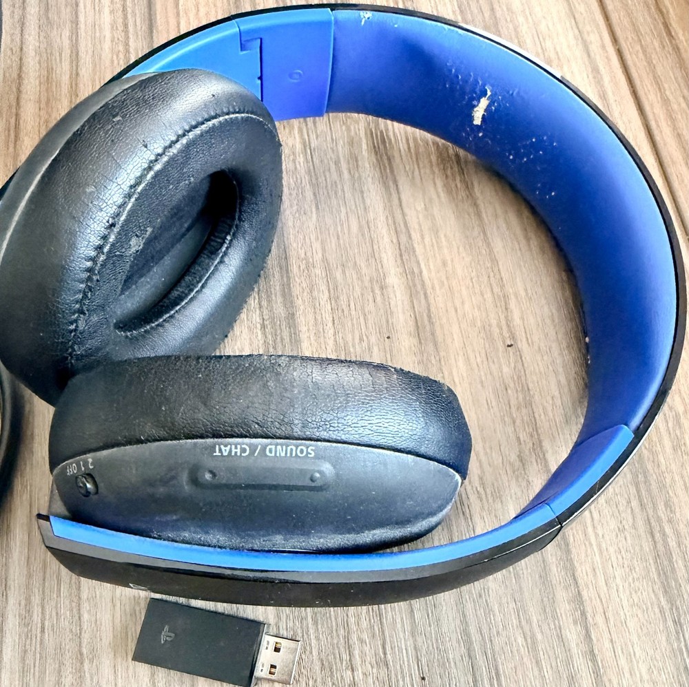 PlayStation VR Bundle PSVR + Move Controllers + Aim Controller + Headset