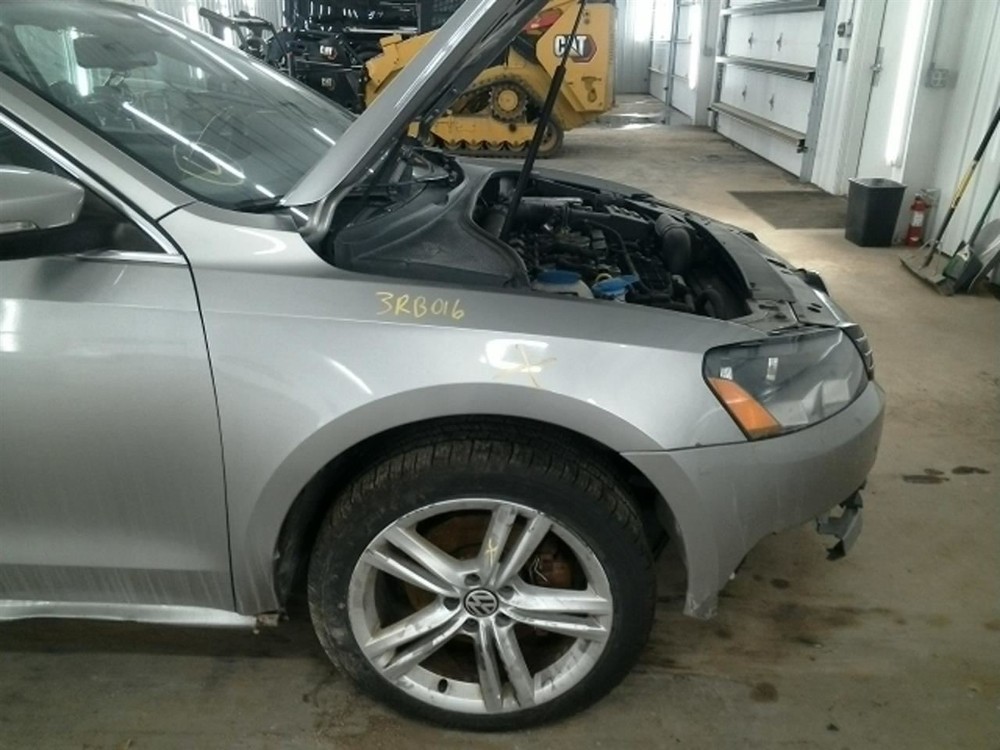 PASSAT 2014 High Mounted Stop Light 104805528