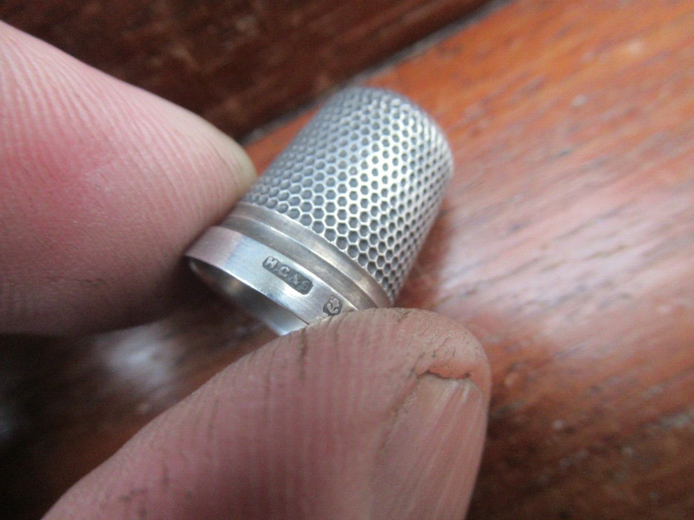 Solid Silver Sewing Thimble B`ham 1925 HC + S Maker No 13 No Holes Excellent