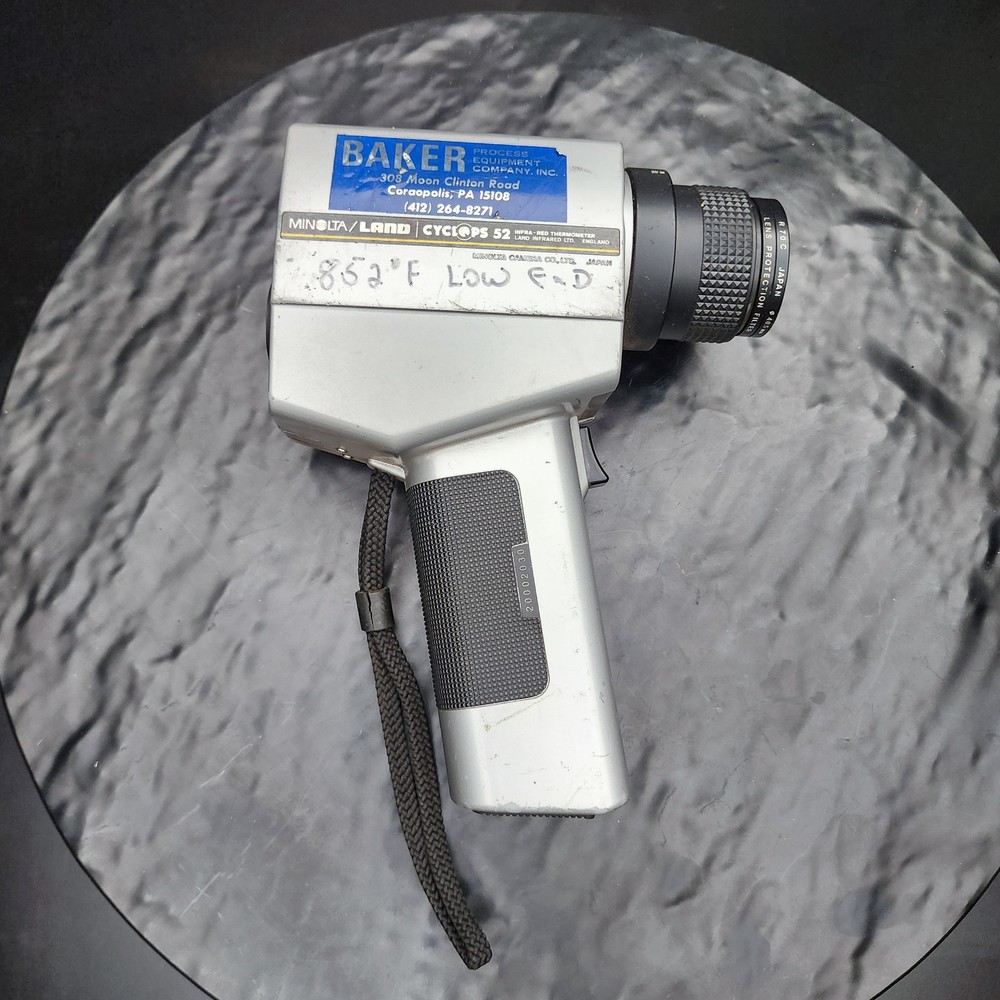 Minolta/Land Cyclops 52 Infra-Red Thermometer with Case 🌡️📏🔋