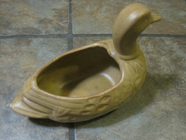 DUCK PLANTER ~ BROWN POTTERY ~ UNKNOWN MAKER ~ 8½" x 6" ~ VGUC