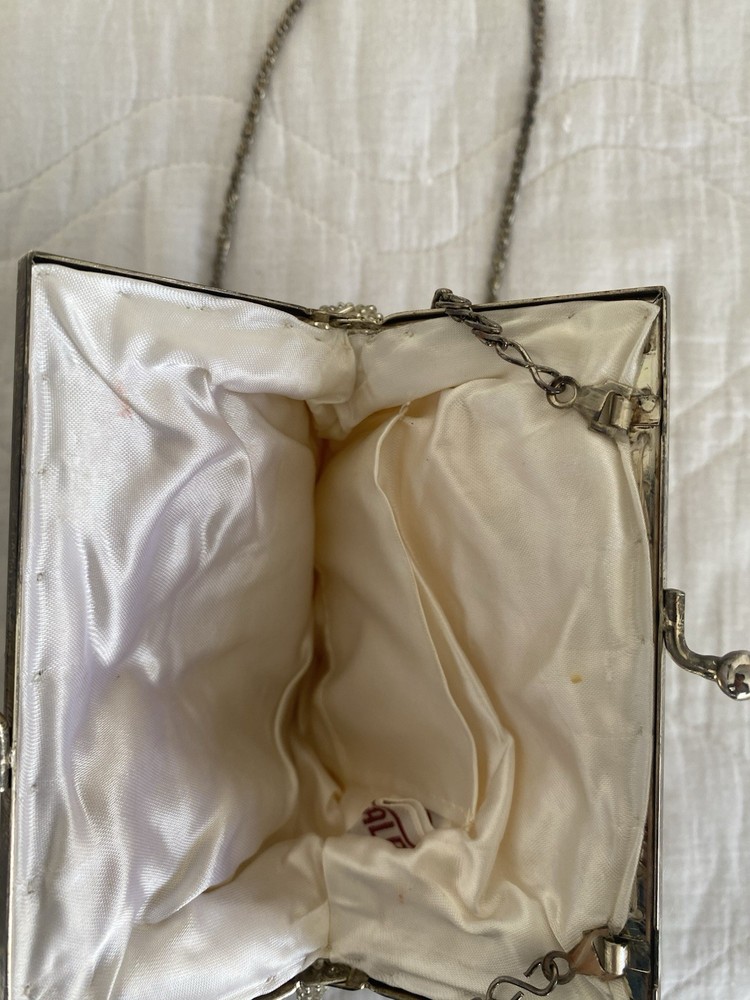 Walborg Silver Beaded Shell-Shaped Evening Bag with Chain Satin Formal