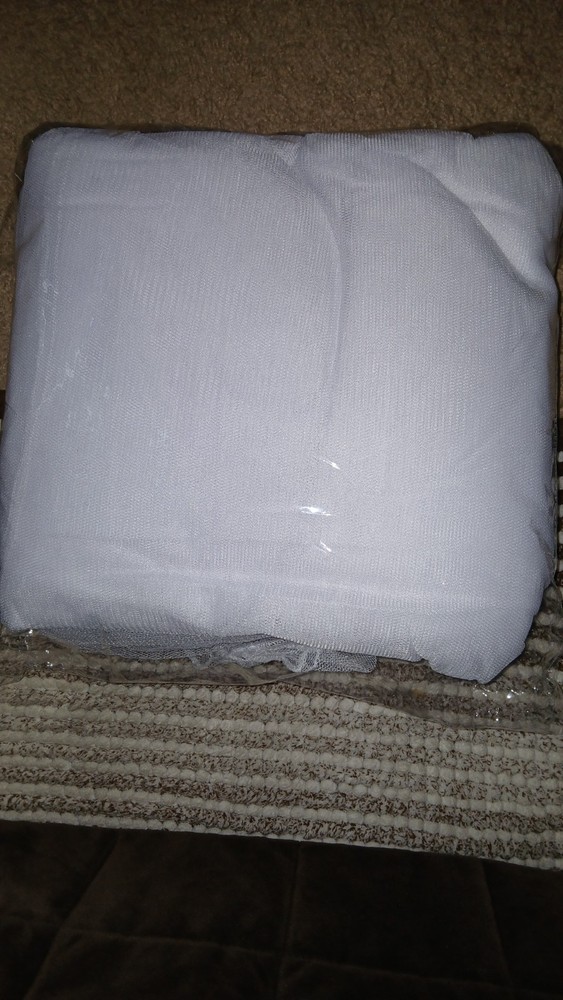 UNIVERSAL BACKPACKERS- REACTANGULAR MOSQUITO NET- 79" X 71" X 71" - NEW- WHITE