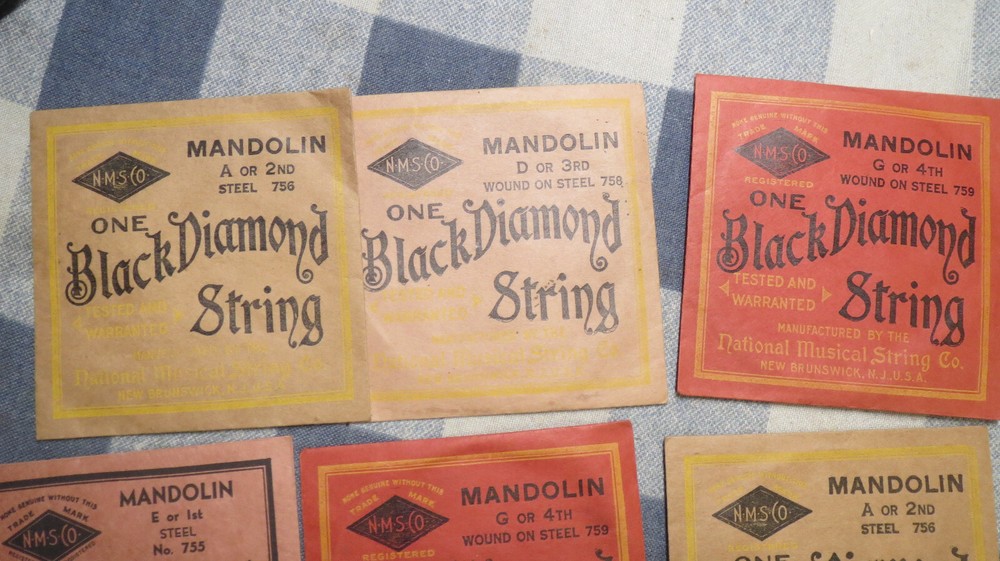 NEW OLD STOCK OF MIXED MANDOLIN STRINGS Black DIAMOND