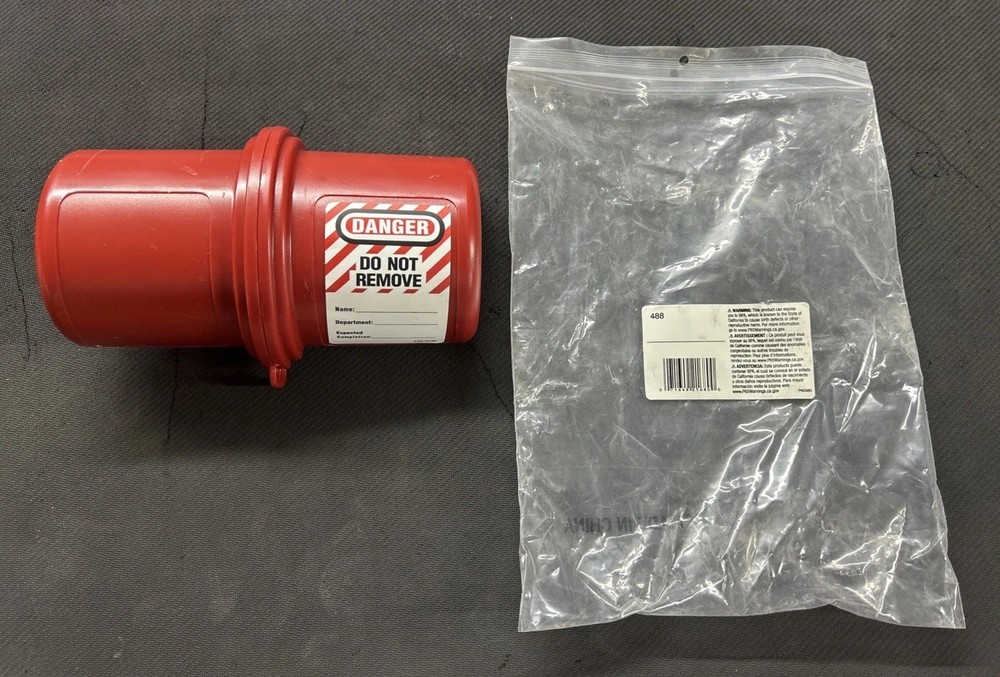 Master Lock 488 Plug Lockout,Red,9/16In Shackle Dia.  NEW