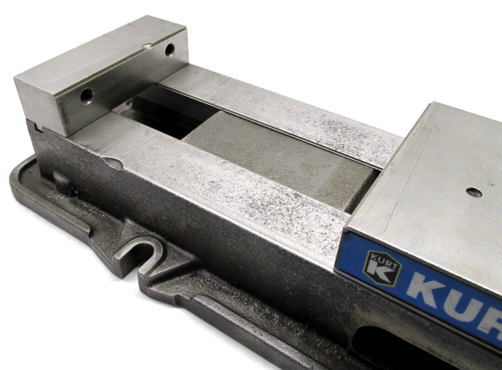 KURT ANGLOCK 6" MILLING MACHINE VISE - #D675