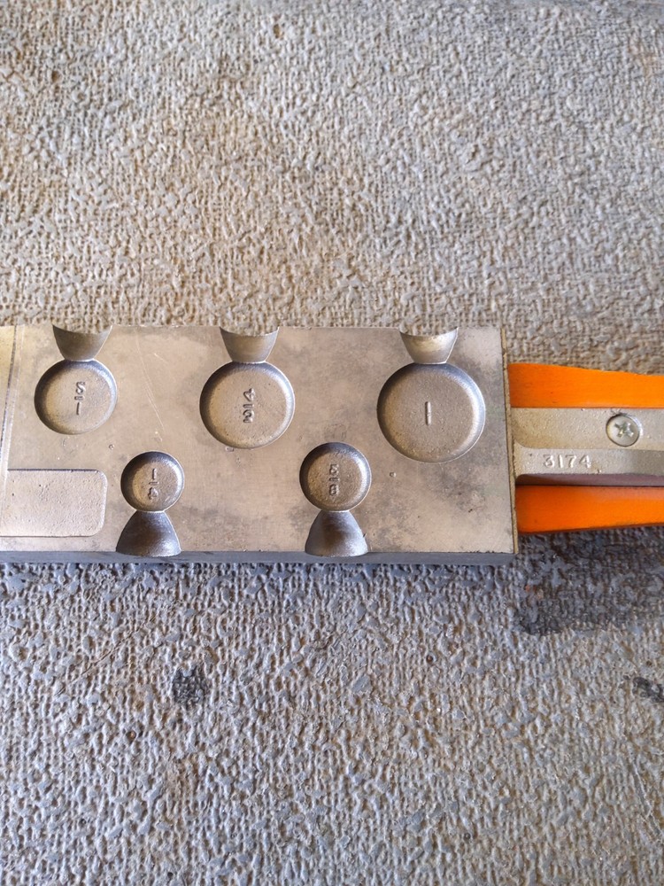 Do It Mold Round Flat Sinker Assorted 1/4 - 1 oz. Model RF-5-AB