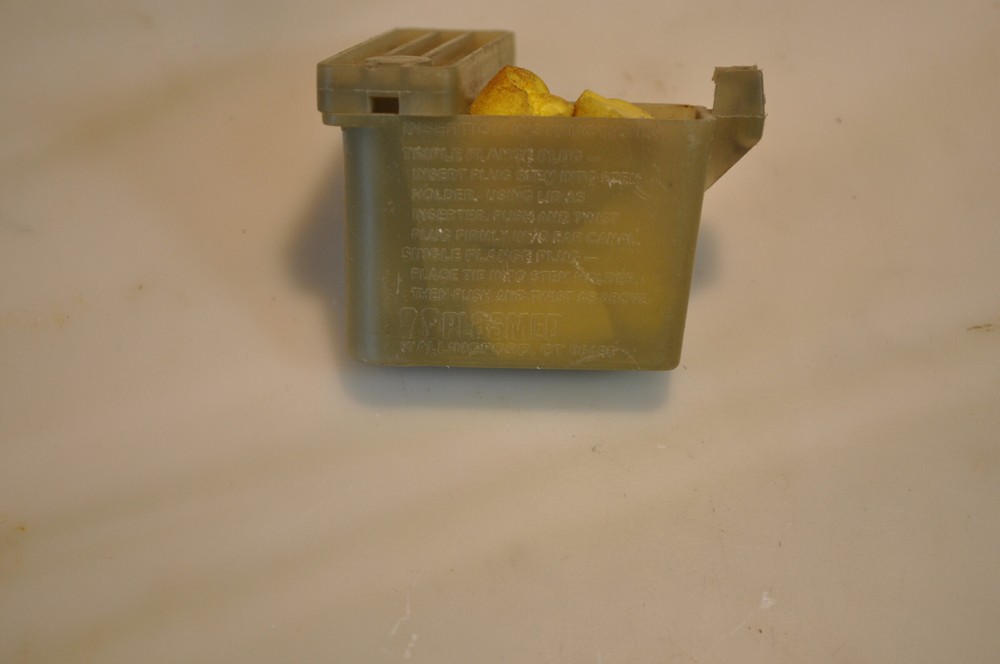 US Current Issue Ear plug Carry Case with Chain, New Unissued, No ear plugs