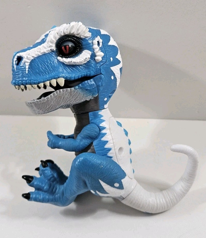Untamed T-Rex  Fingerlings - IRONJAW Blue - Interactive Dinosaur 2017 - Working