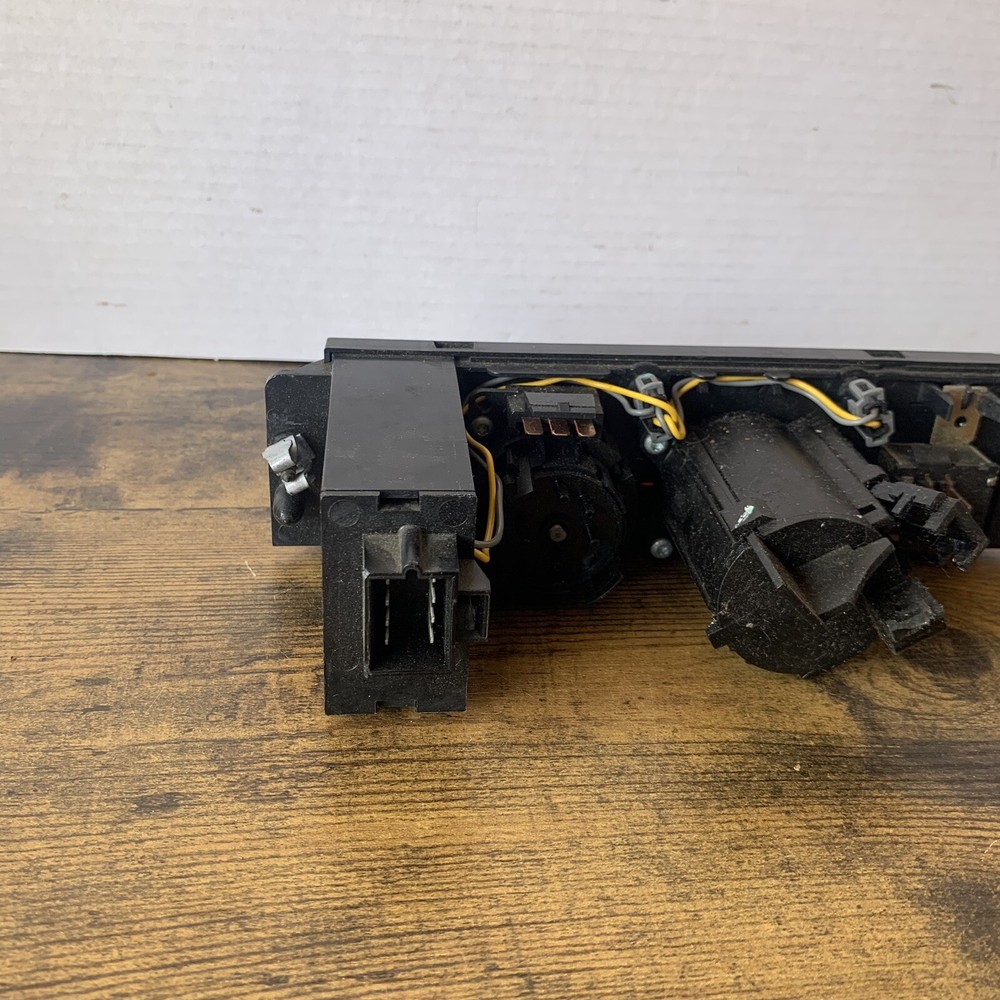 16242871 | GM OEM A/C TEMP CLIMATE CONTROL PANEL UNIT SWITCH BUTTONS