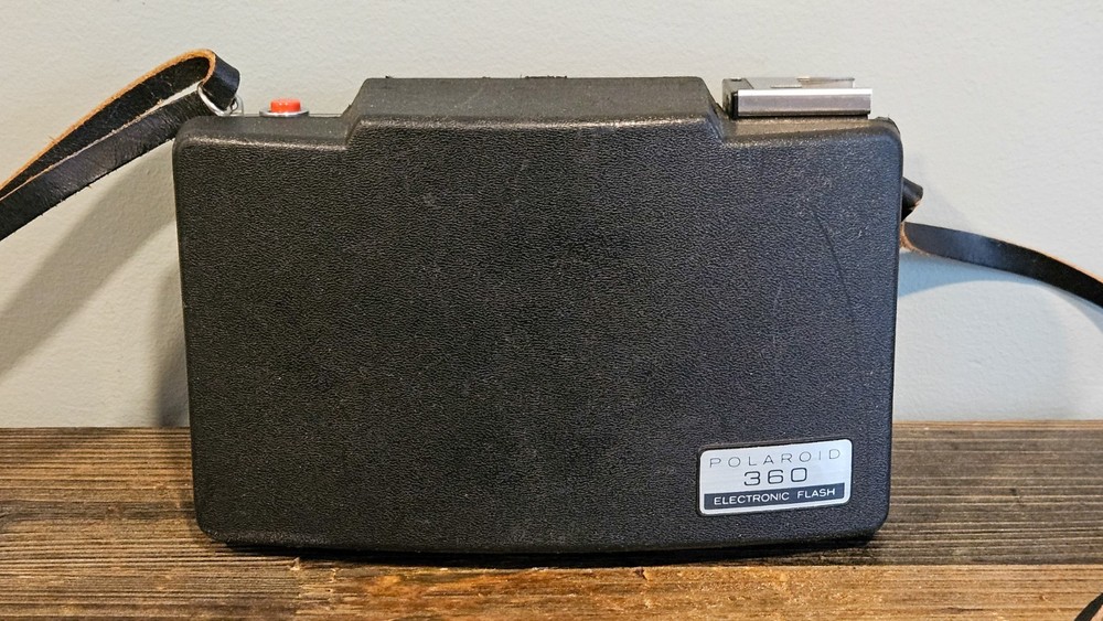 Vintage Polaroid 360 Electronic Flash Camera with Hard Case And Instructions